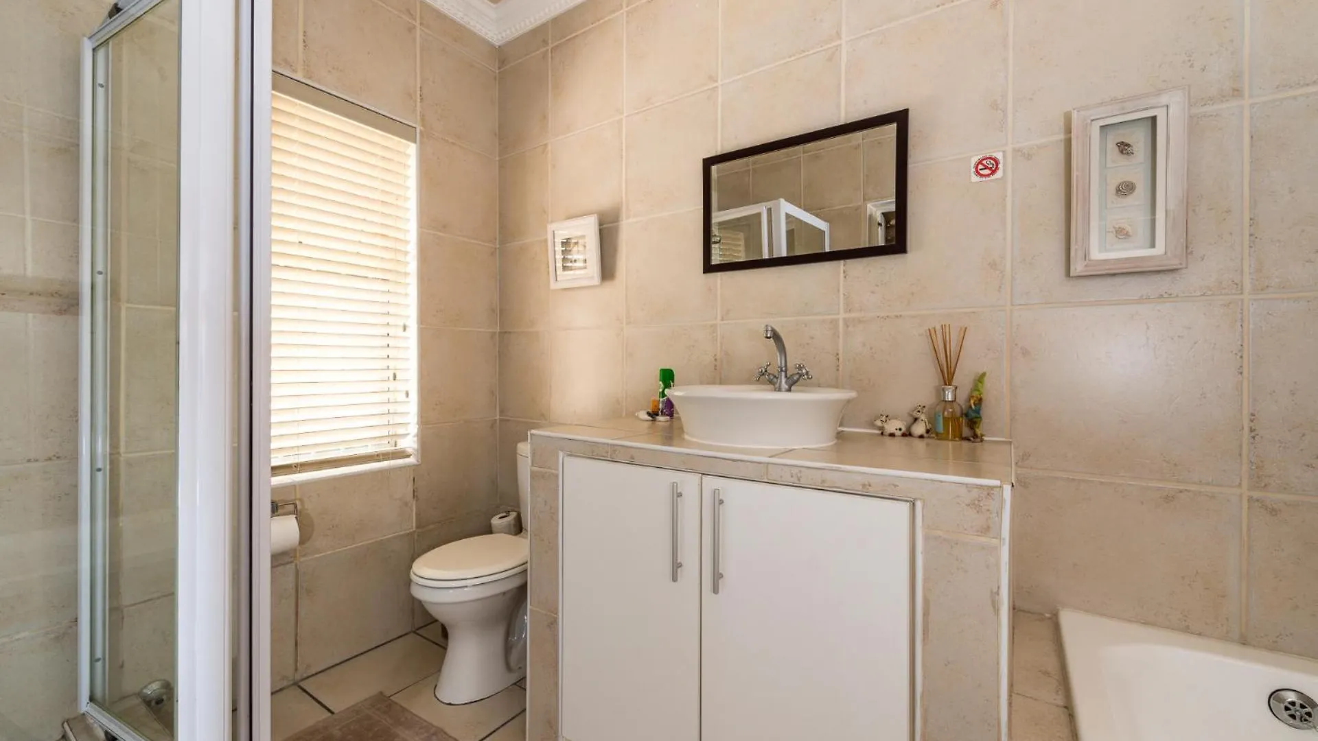 Guesthouse De Tijger Lodge Parow 3*,