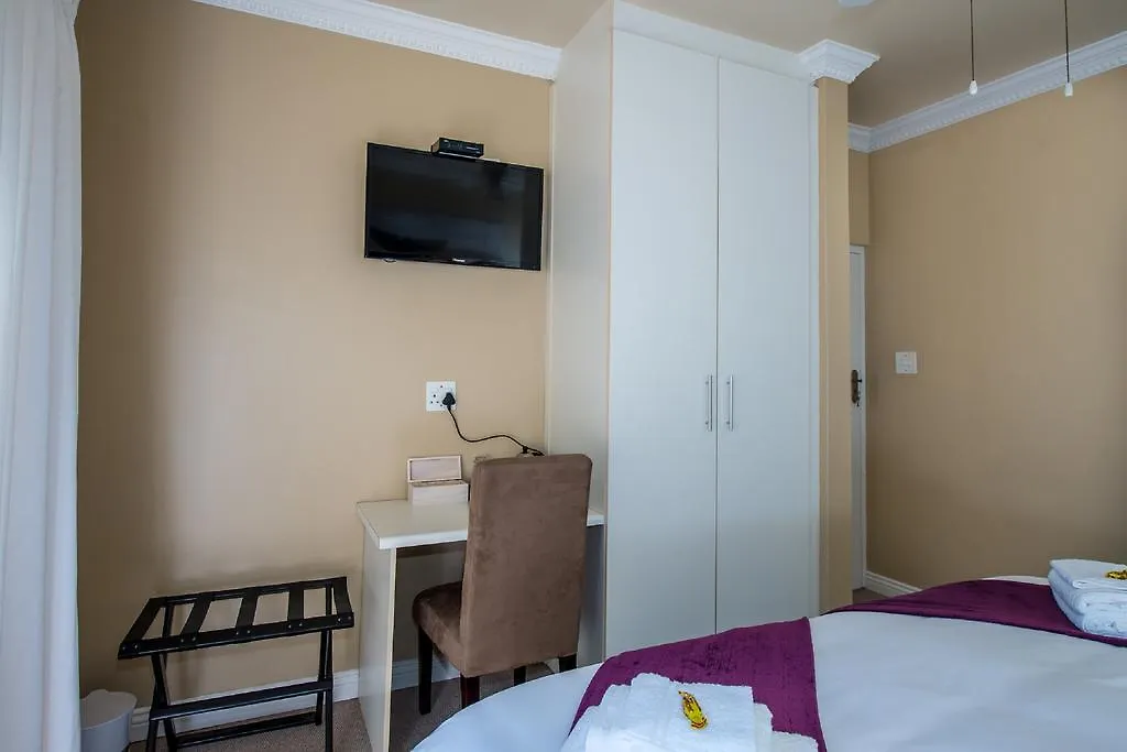 Guesthouse De Tijger Lodge Parow Maison d'hôtes